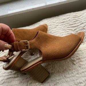 🤎🌟FALL IS Here!  Real leather/suede Boho Peek-A-Boo Bandalinos🌟🤎